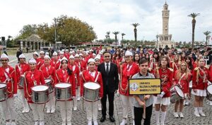 29 Ekim Cumhuriyet Bayramı Etkinlikleri, İzmir’de Büyük Bir Coşkuyla Devam Ediyor