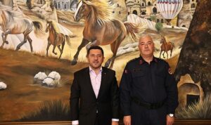 Başkan Arı, İl Jandarma Komutanı Çelik’i Makamında Ağırladı