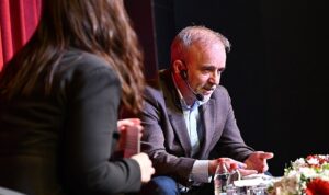 Gazeteci Yavuz Oğhan Manisalılarla Buluştu