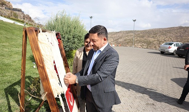 “İlmek İlmek Türkiye” Projesinde Son İlmeği Başkan Rasim Arı Attı