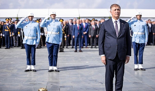 İzmir’de Cumhuriyet Bayramı kutlamaları başladı