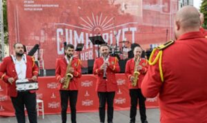 İzmir’de Cumhuriyet coşkusu başladı