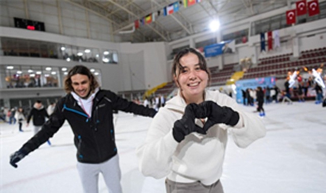 İzmir’in buz pisti yeni döneme hazır