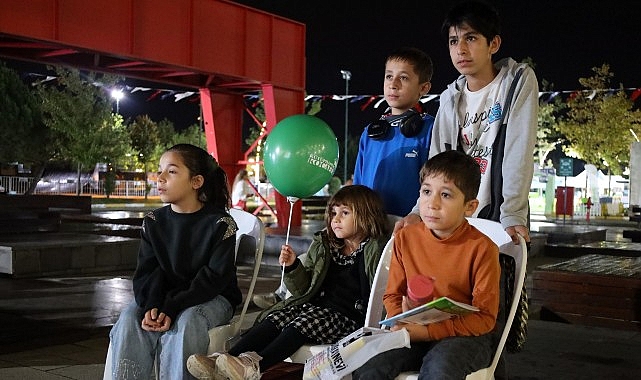 Kitap Fuarı’nda sinema keyfi sürüyor