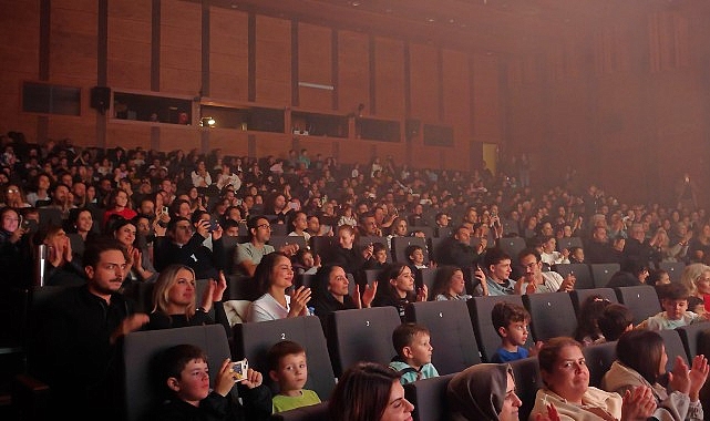 Kocaeli’de perdeler çocuklar için açıldı