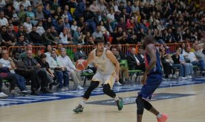 Konya Büyükşehir Yenilmezlik Serisini 5 Maça Çıkardı