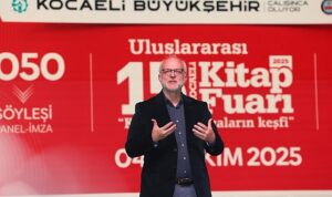 Prof. Dr. Sayar’dan, Kitap Fuarı’na övgü