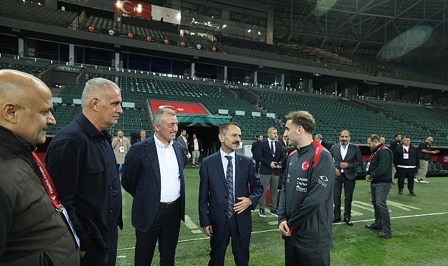 Tarihi maç öncesi Milli Takım’a moral verdiler