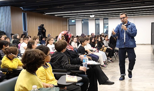 Yazar Basılı, Kitap Fuarı’nda çocukları eğlendirdi