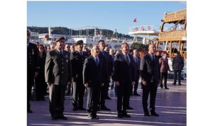 Ayvalık’ta Öğretmenler Günü Coşkuyla Kutlandı