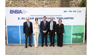 Başkan Tugay’dan sanayicilere yeşil dönüşüm çağrısı