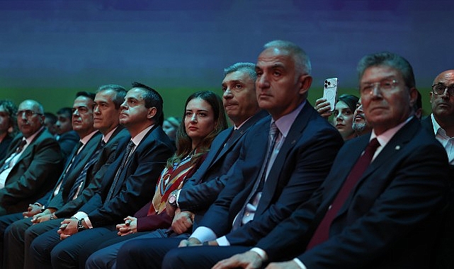 Başkan Vekili Özdemir Resort Turizm Kongresi’ne katıldı