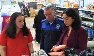 Bayraklı’da marketlere sıkı denetim