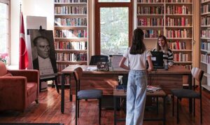 Buca’daki tarihi köşk çocuklar için bilgi yuvası oldu