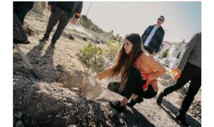 Çeşme’de 411 fidan, binlerce adım, tek bir söz: “İstanbul Sözleşmesi yaşatır”