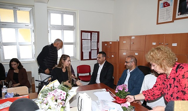 “Çiğli Belediyesi’nden Öğretmenler Günü’nde Anlamlı Kutlama”