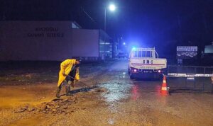 Edremit Belediyesi yağışlara karşı 7/24 çalışıyor