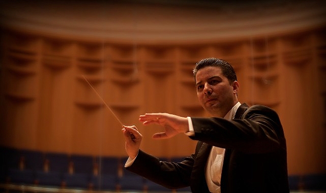 İstanbul Devlet Senfoni Orkestrası DenizBank Konserleri’nde bu hafta: Ulu Önder’e “Son Veda” ile saygı duruşu