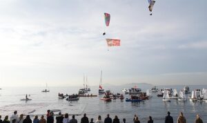 Kadıköy’de Binlerce Kişi Ata’ya Saygı Zinciri Oluşturdu