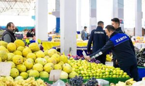 Narlıdere Belediyesi’nden Pazar Yerinde Kapsamlı Denetim