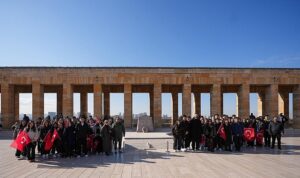 Öğrenciler istedi, Maltepe Belediyesi Anıtkabir’e götürdü