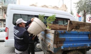 Edremit’te kaldırım işgalleri sona eriyor