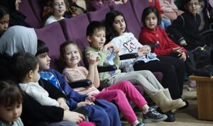 Kartepe’de Minik İzleyicilere Neşeli Bir Gün