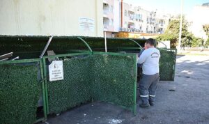 Kemer’de çöp konteynerleri dezenfekte ediliyor