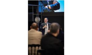 Kosifler Oto Bostancı’da ‘2026 ve Ötesi’ Söyleşisi