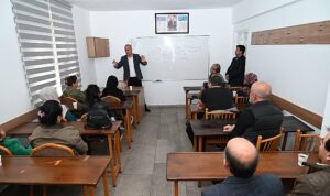 Kurs merkezinde veli toplantısı