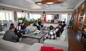 Öğrencilerden Başkan Topaloğlu’na teşekkür ziyareti