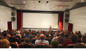 Pelin Esmer, yeni filmiyle Nilüfer’de sinemaseverlerle buluştu