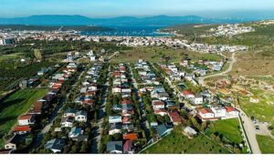 Seferihisar Belediyesi’nden “Kaçak Yapı” uyarısı: Sığacık Karagöl Mevkii’ndeki yıkımlar devam ediyor.